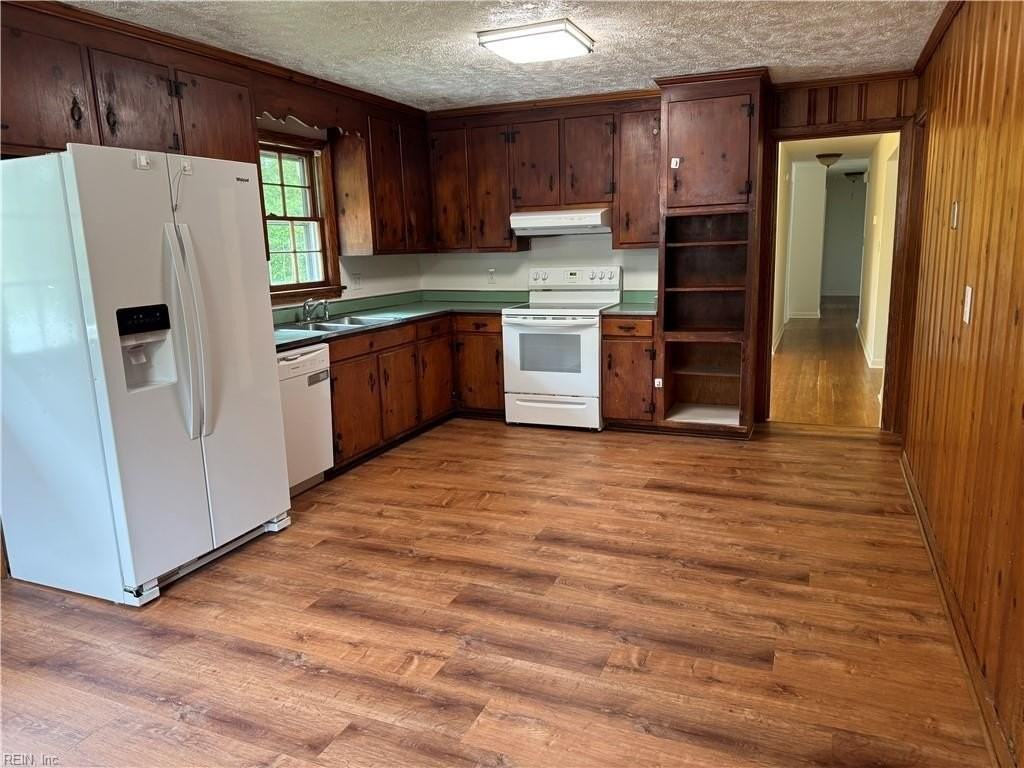 390 Hiden Blvd - Photo 6 of 12
