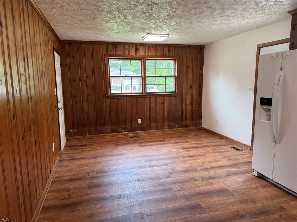 390 Hiden Blvd - Photo 7 of 12