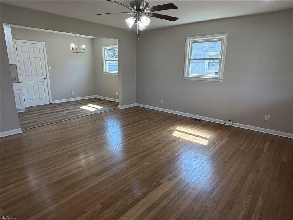 109 Woodstock St - Photo 5 of 14