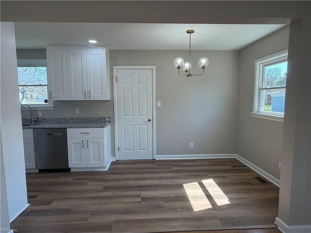 109 Woodstock St - Photo 6 of 14