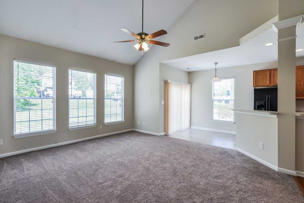 802 Shefford Town Dr - Photo 2 of 20