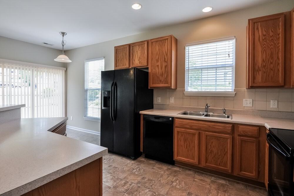 802 Shefford Town Dr - Photo 7 of 20