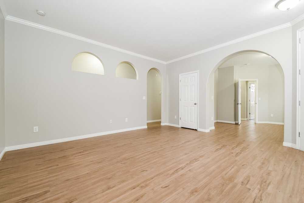 1040 York Dr - Photo 4 of 16