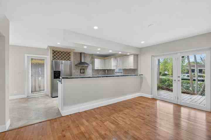 2213 Northeast 16th Street - Photo 7 of 10