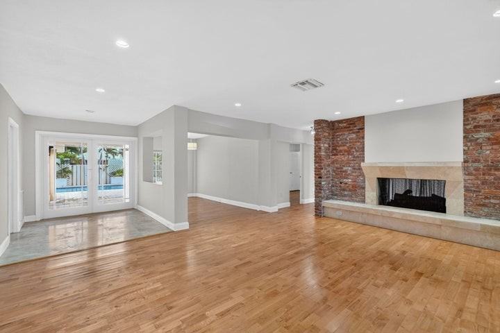 2213 Northeast 16th Street - Photo 3 of 10