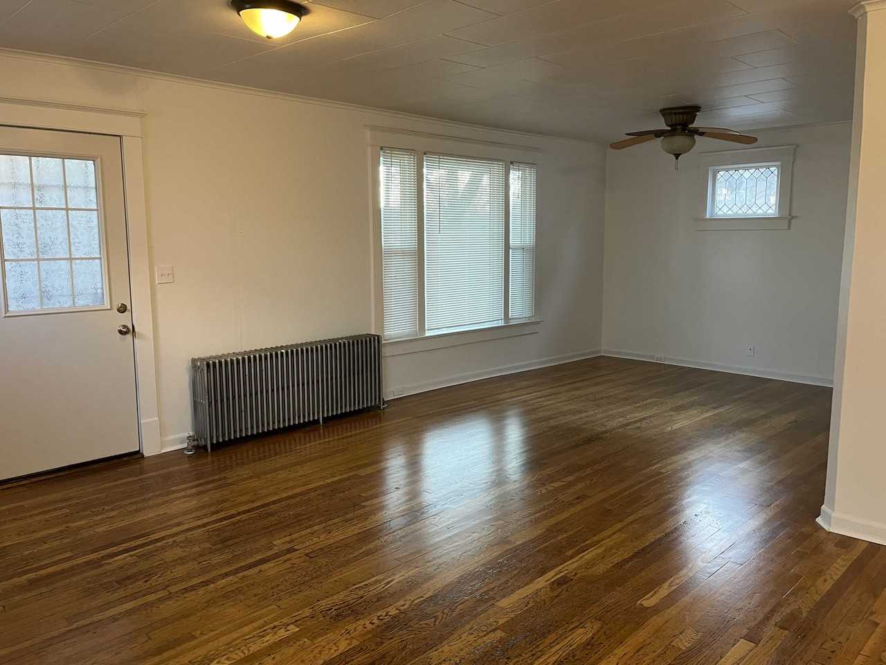 807 E Illinois Ave - Photo 4 of 19