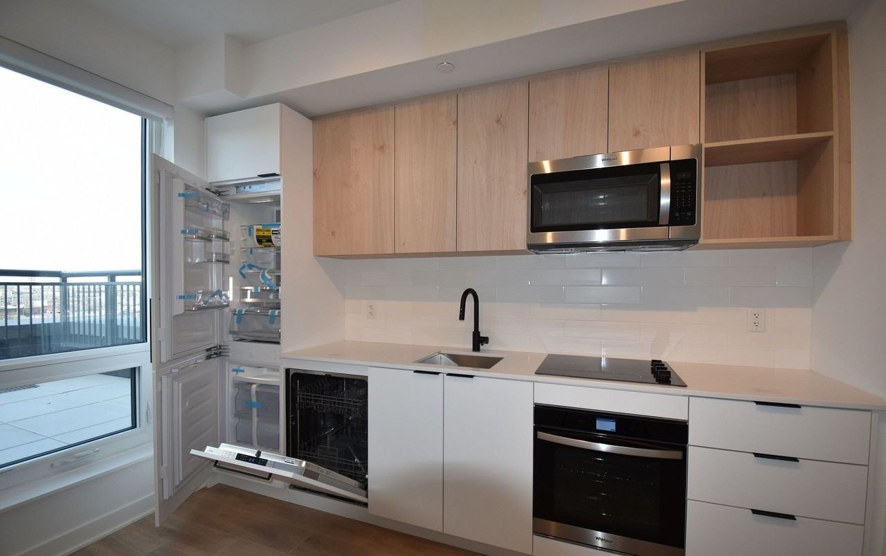 1185 Dupont Street ##6 - Photo 5 of 9