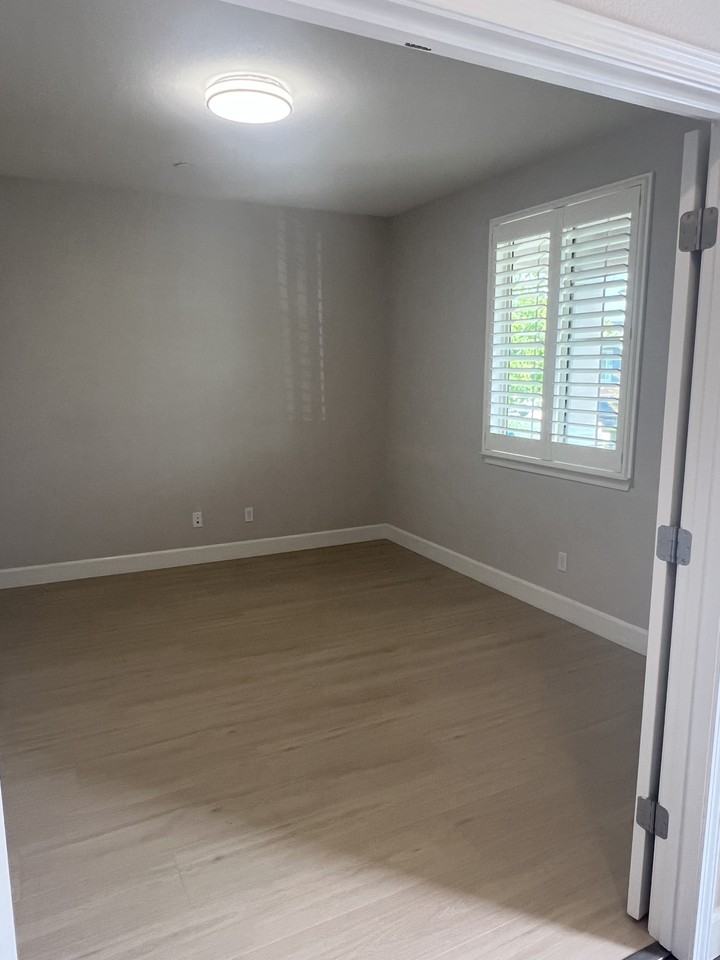 3073 Brandenburber Dr #1 - Photo 3 of 39
