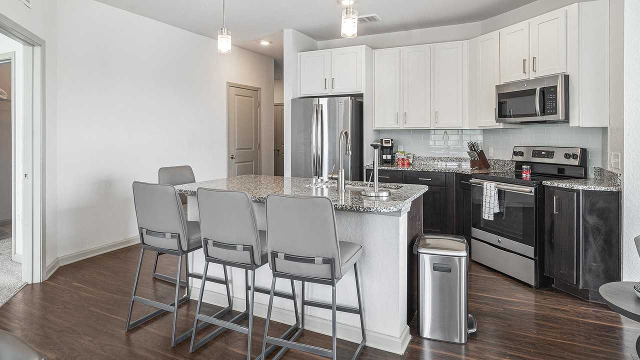 3232 North Garland Avenue, - Photo 4 of 48