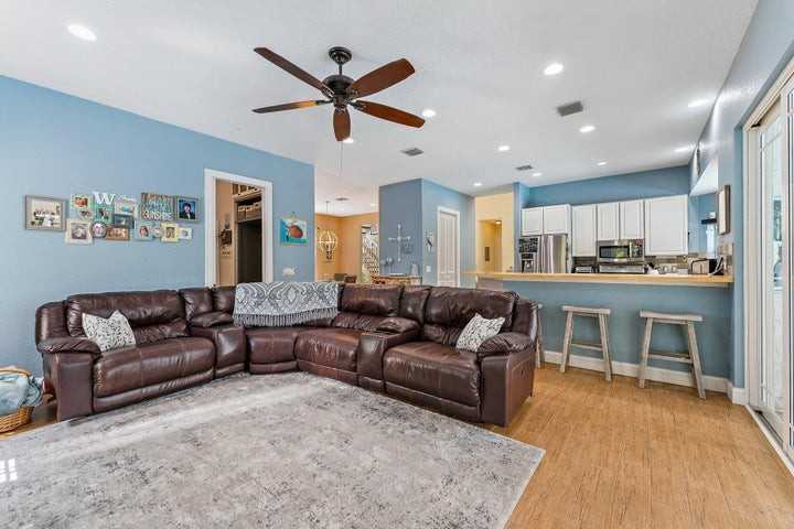19115 Southeast Coral Reef Lane - Photo 7 of 9