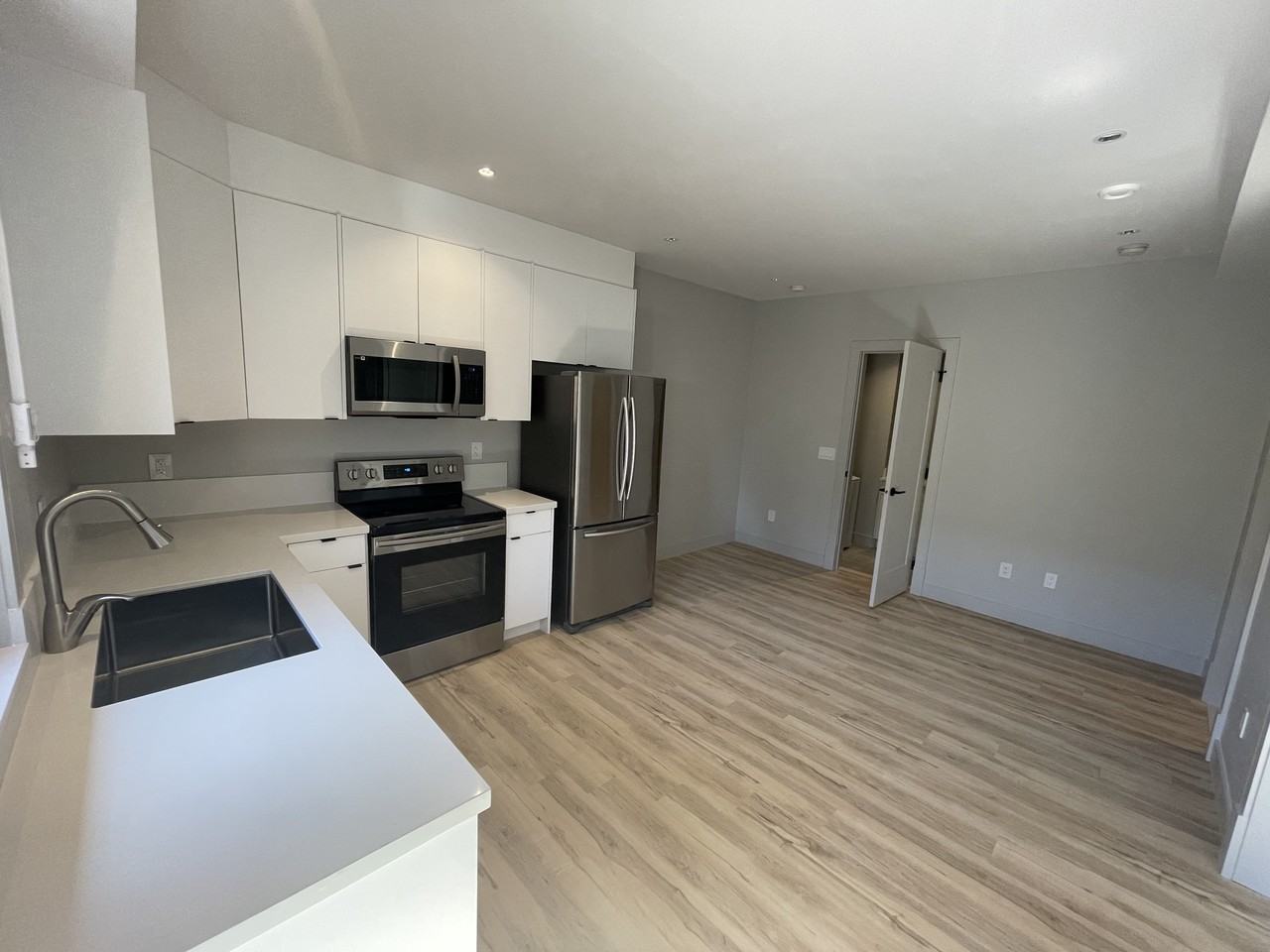 3900 Fir Street - Photo 2 of 9