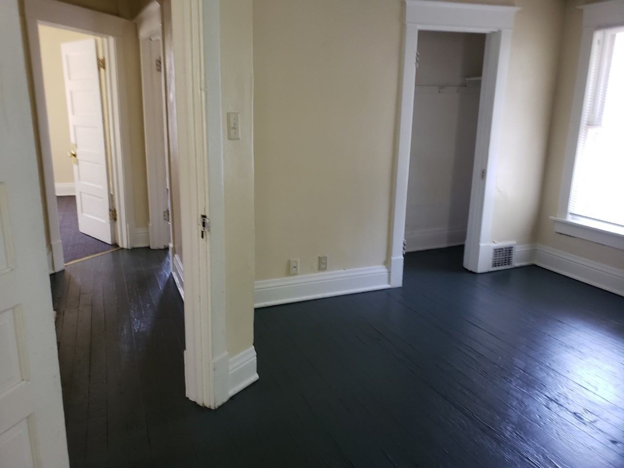 720 W 9th St - Photo 2 of 14