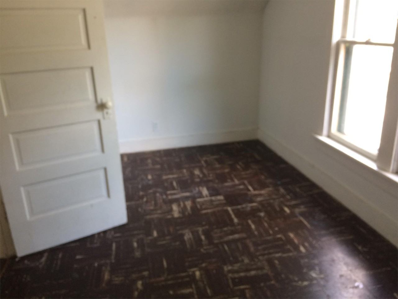409 Norwood Ave - Photo 5 of 13