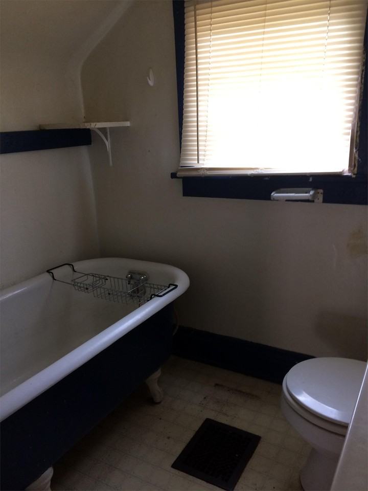 409 Norwood Ave - Photo 3 of 13