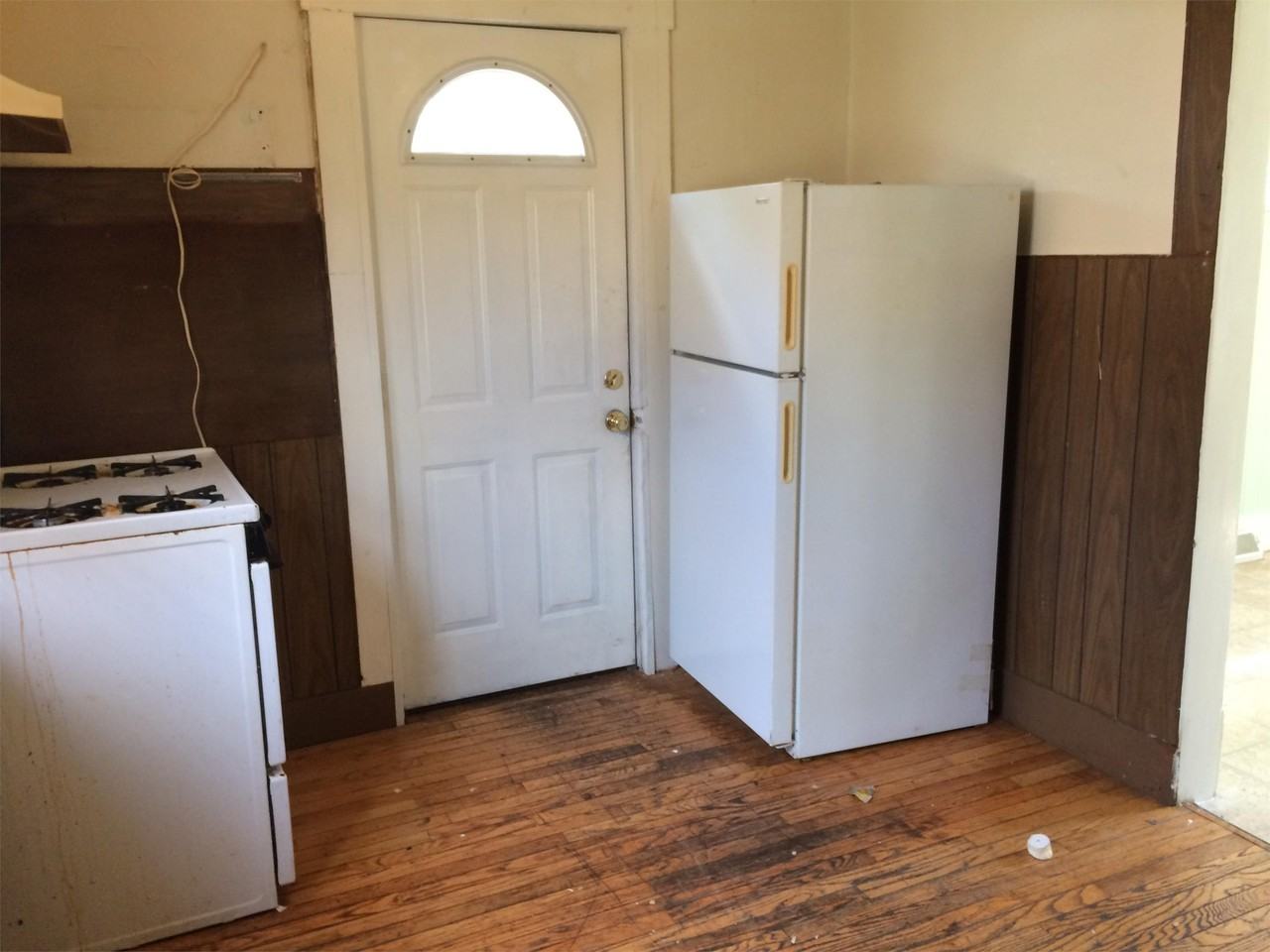 409 Norwood Ave - Photo 4 of 13