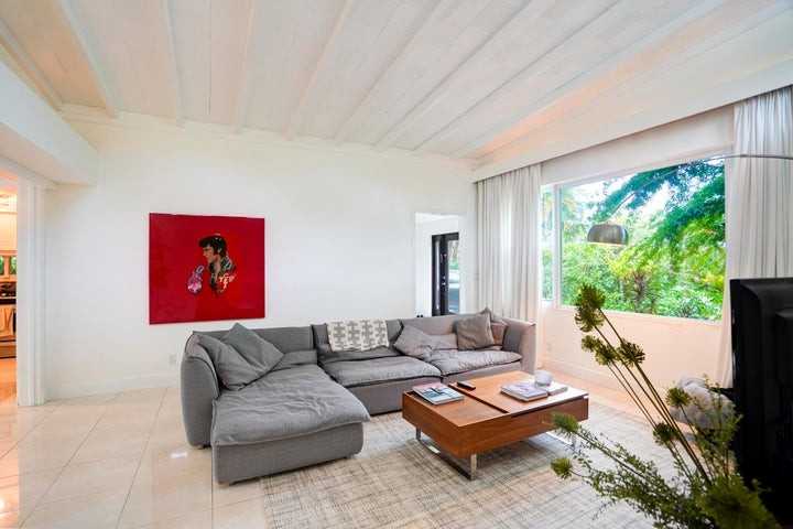 216 32nd Street - Photo 7 of 8