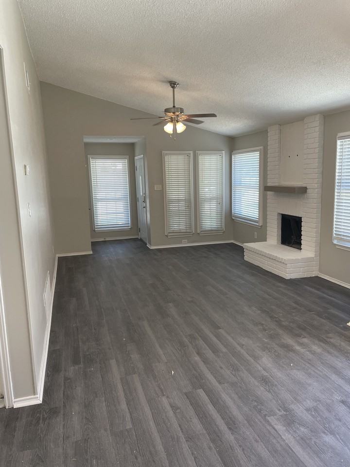 3510 Stoney Dawn #3510 - Photo 3 of 20