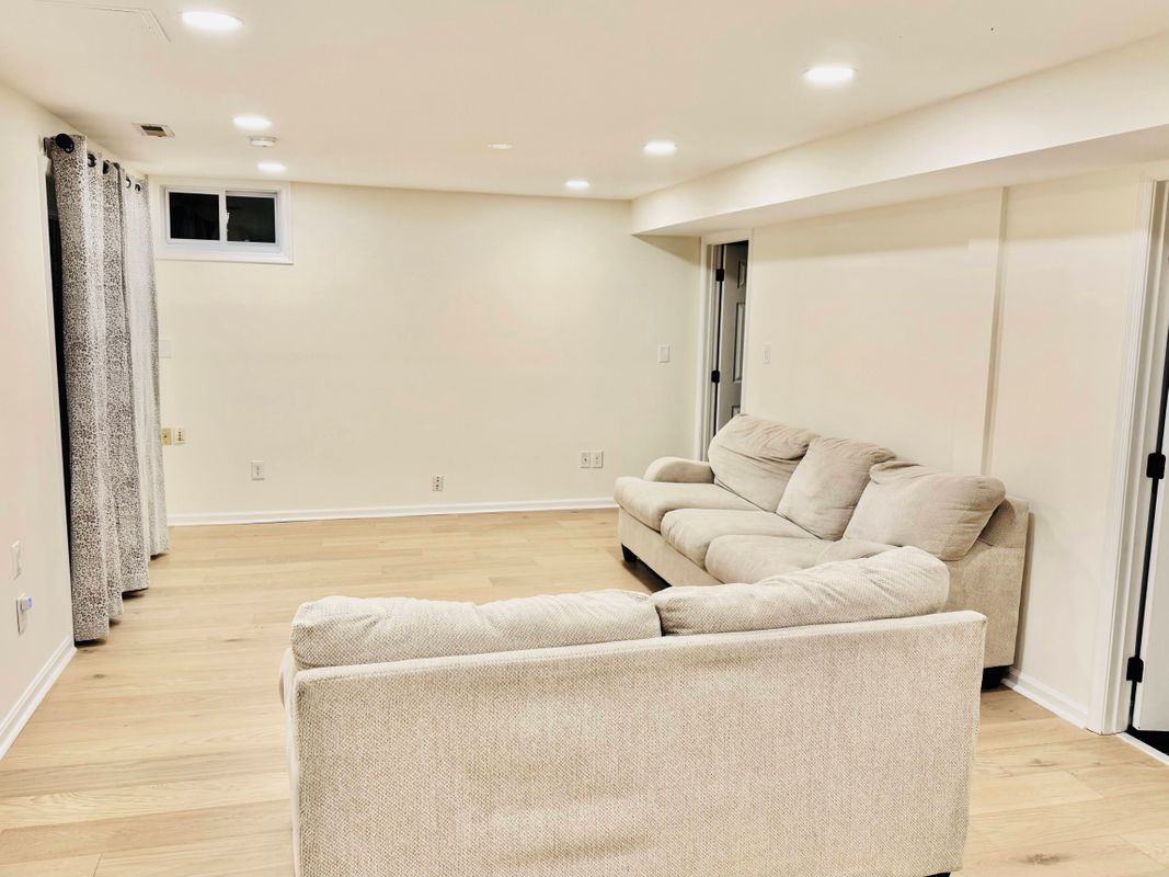 1033 Riva Ridge Dr - Photo 3 of 5