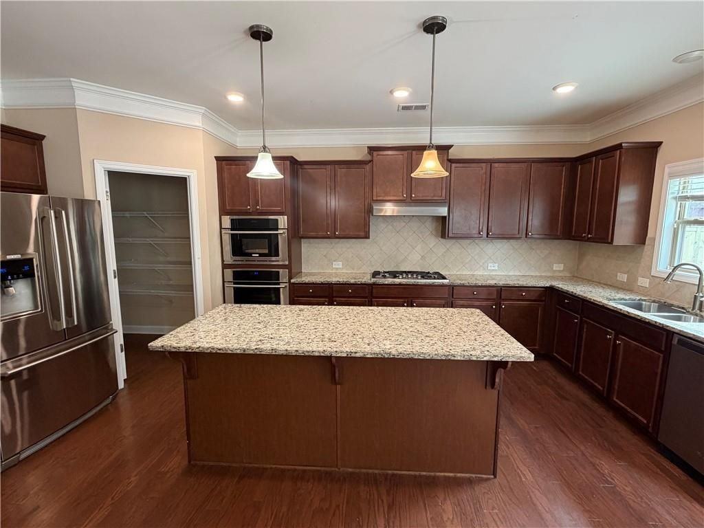 4525 Highfield Dr - Photo 2 of 37