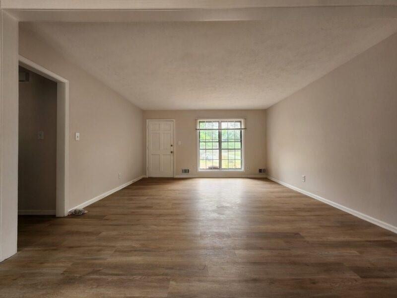 1453 Allison Ct - Photo 2 of 32