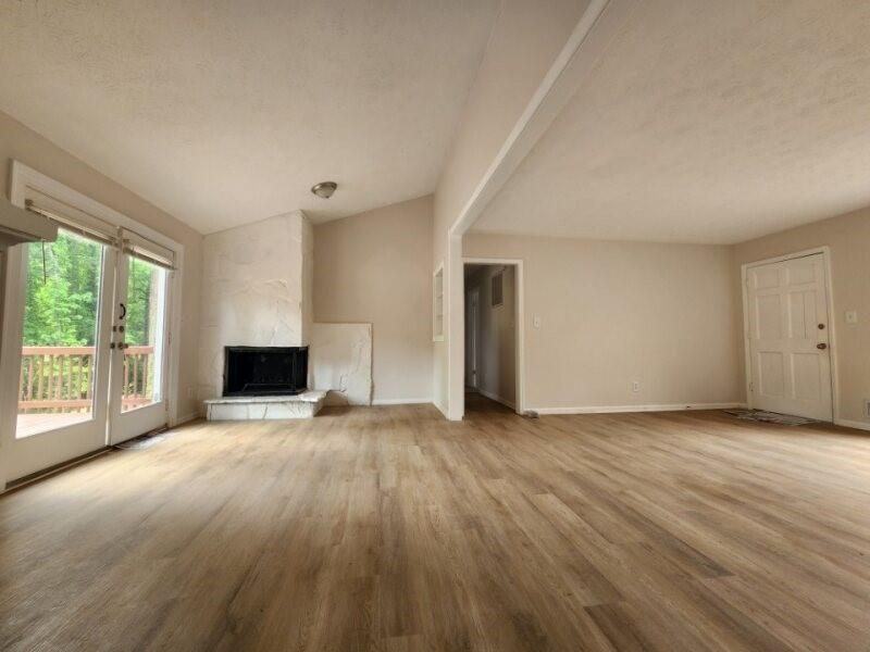 1453 Allison Ct - Photo 3 of 32