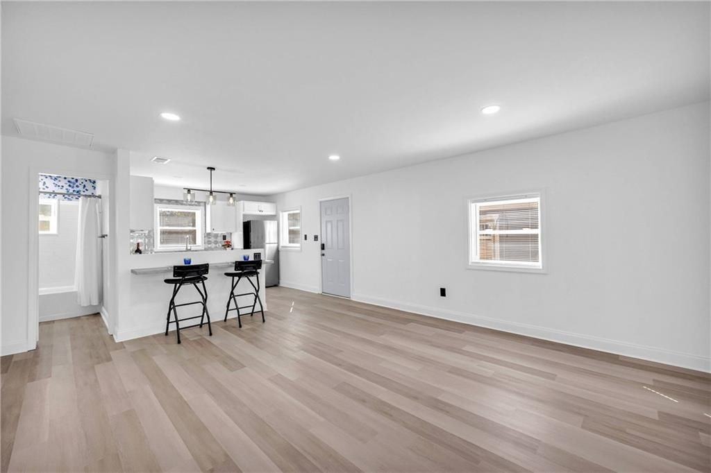 315 Evans St - Photo 7 of 44