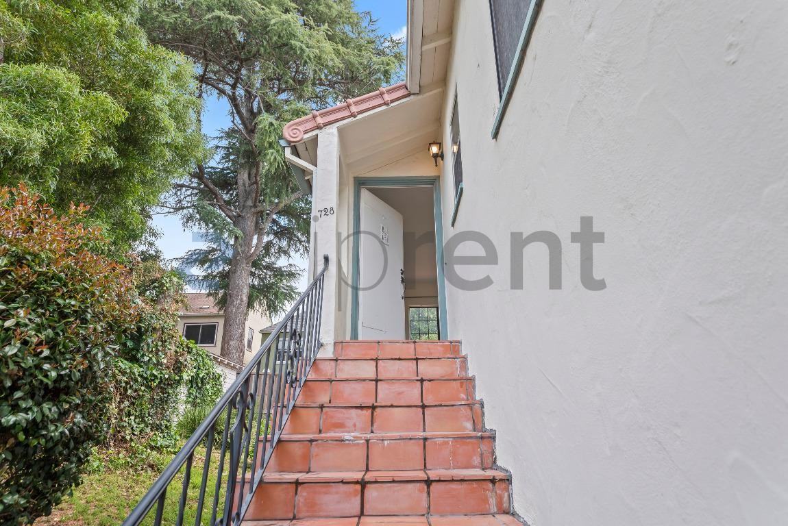 728 E 24th St #728 - Photo 6 of 29