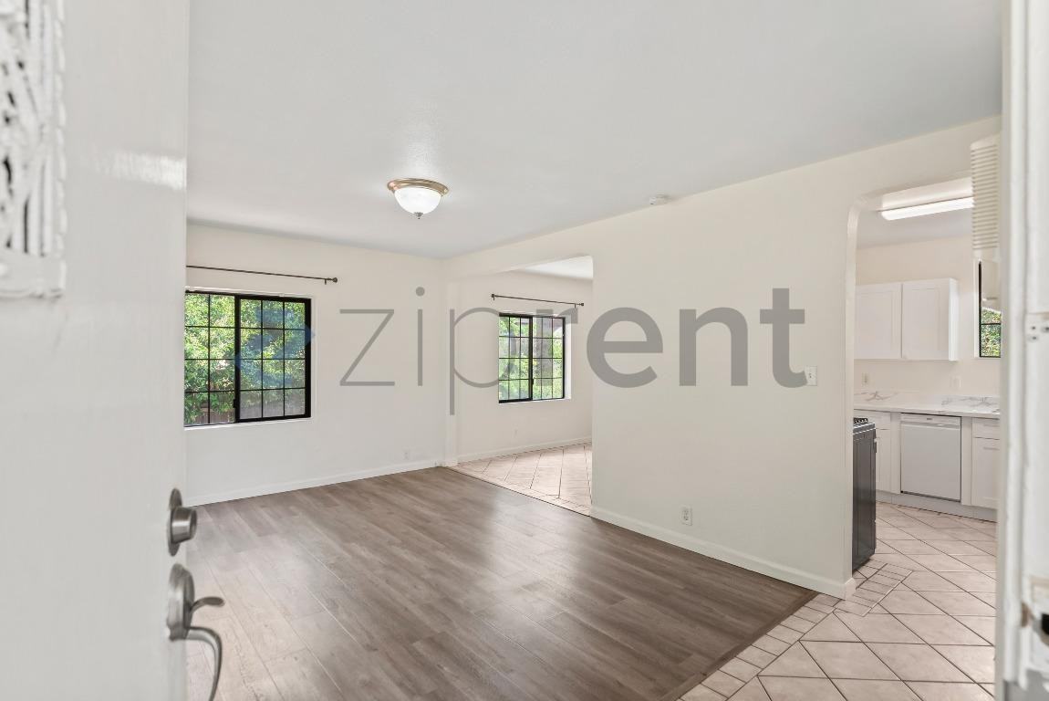 728 E 24th St #728 - Photo 7 of 29