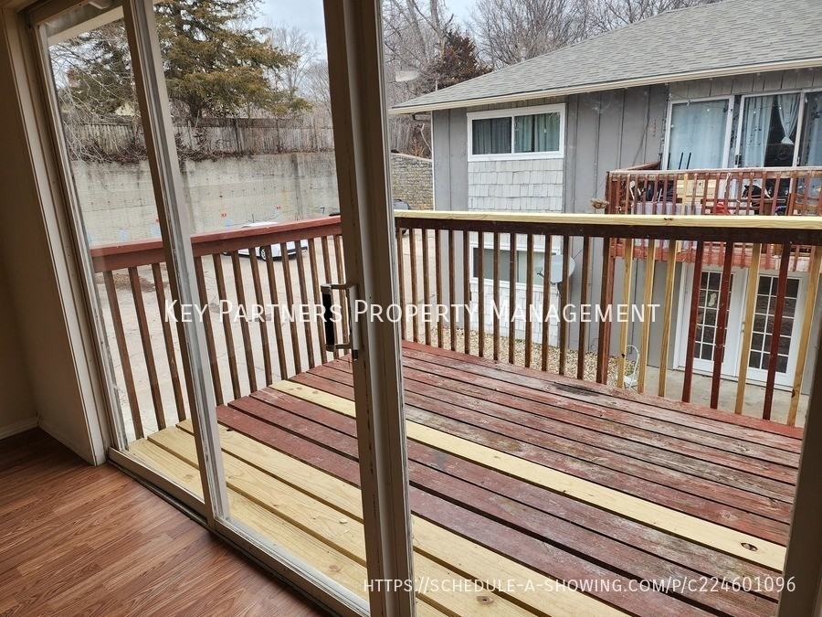 128 Warner Ave #4 - Photo 4 of 12