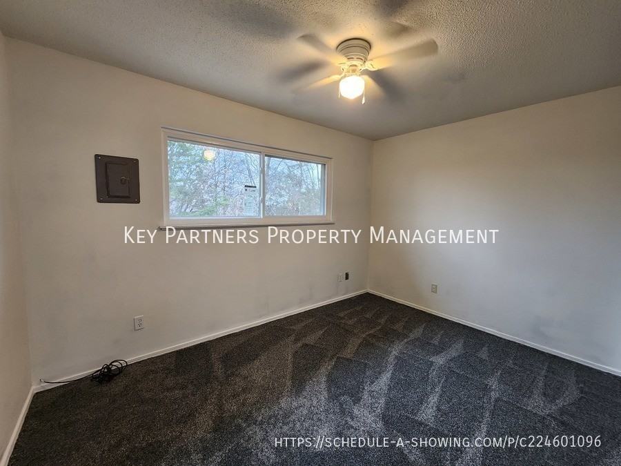128 Warner Ave #4 - Photo 7 of 12