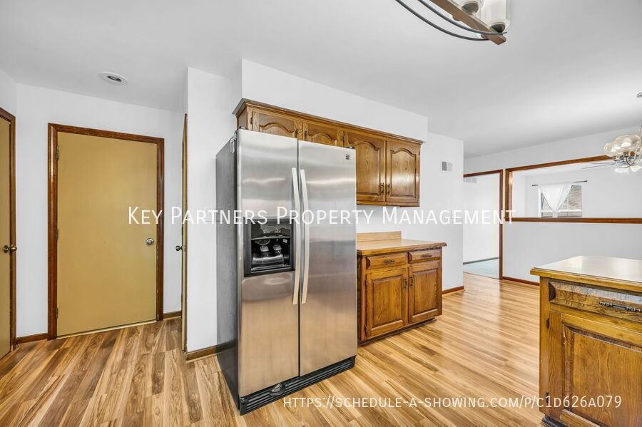 9120 Central St - Photo 6 of 32