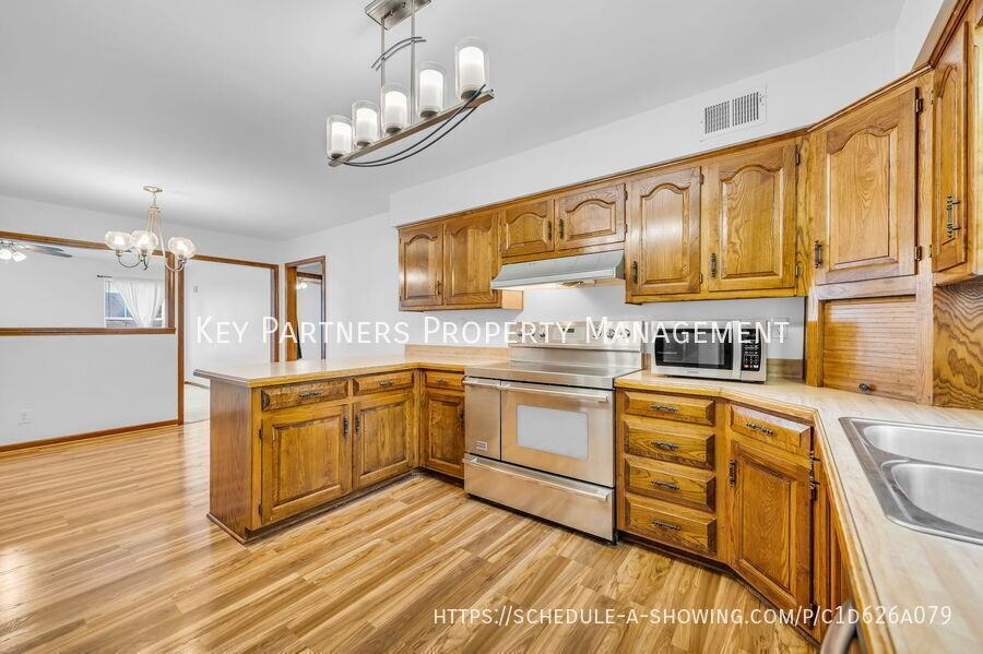 9120 Central St - Photo 7 of 32