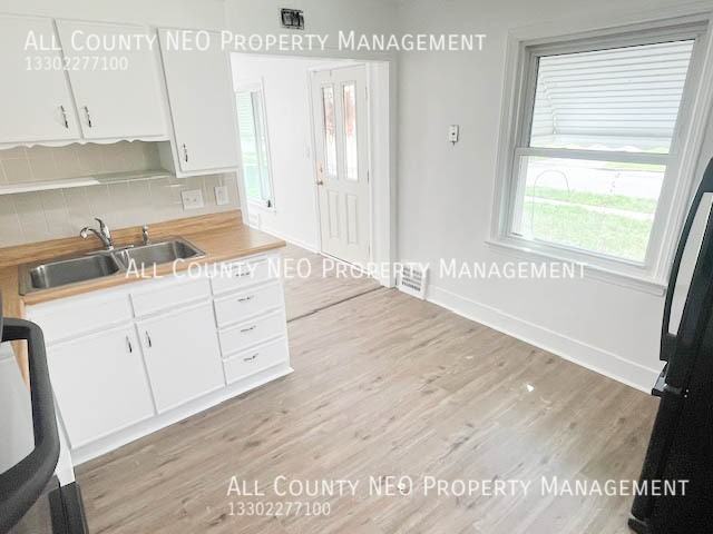20921 Westport Ave - Photo 4 of 20
