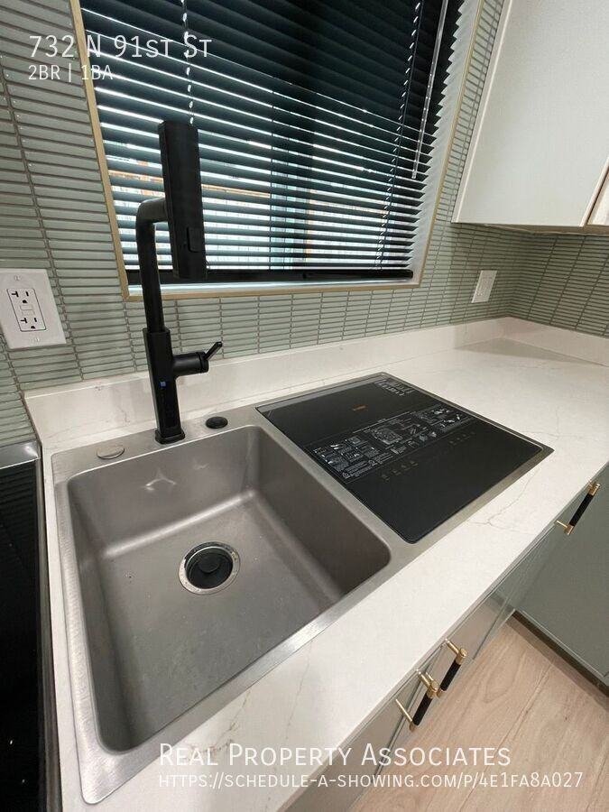 732 N 91st St - Photo 4 of 23