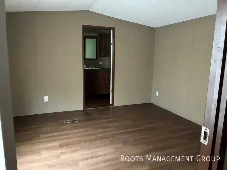 387 Webster Rd #132 - Photo 4 of 17