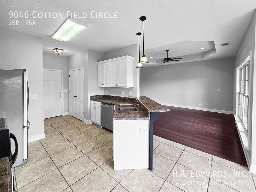 9046 Cotton Field Cir - Photo 3 of 17