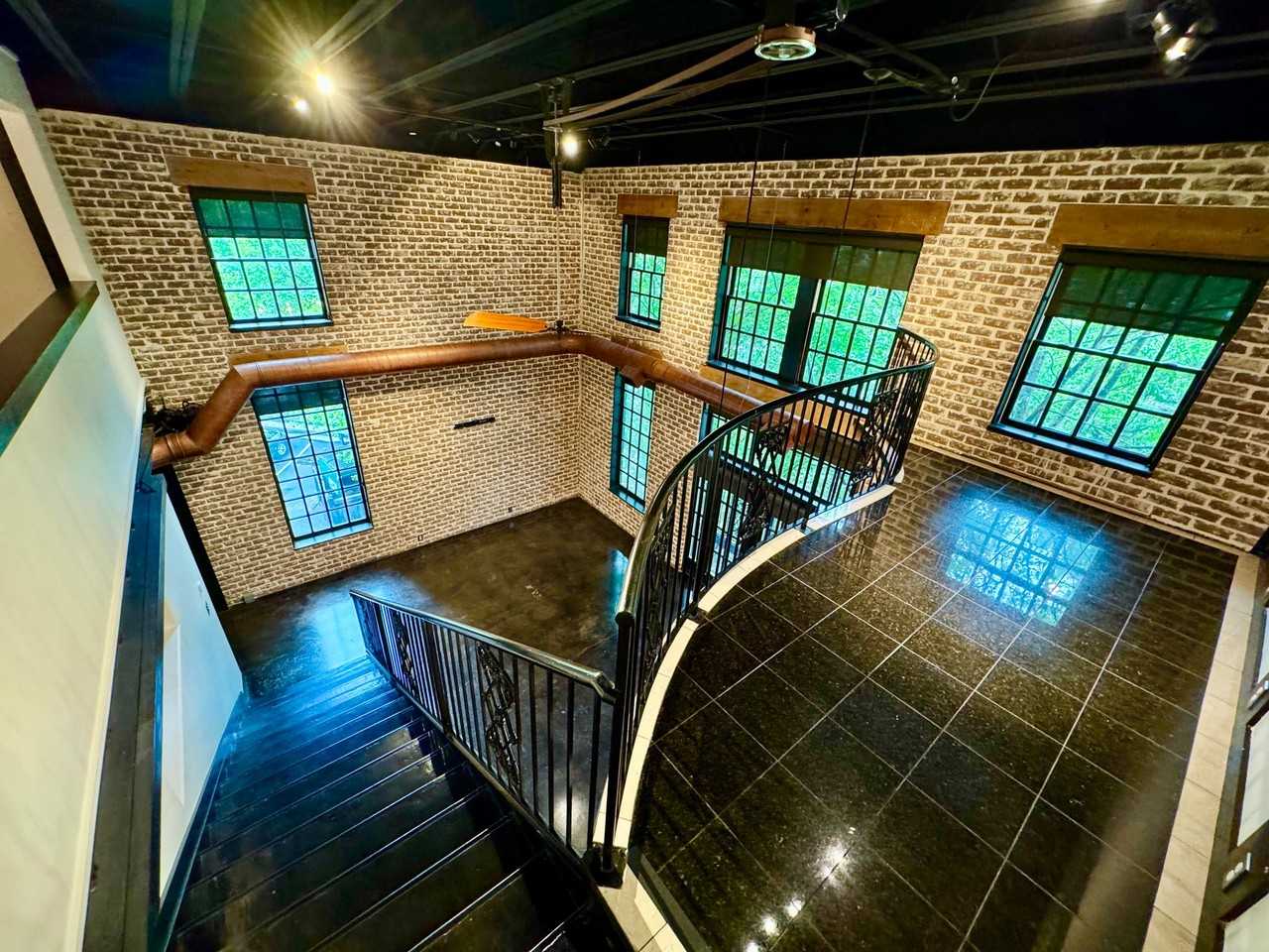 5434 Peachtree Rd #112 - Photo 7 of 21