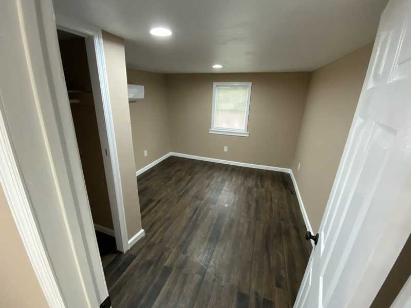 207 W Calhoun St - Photo 4 of 9
