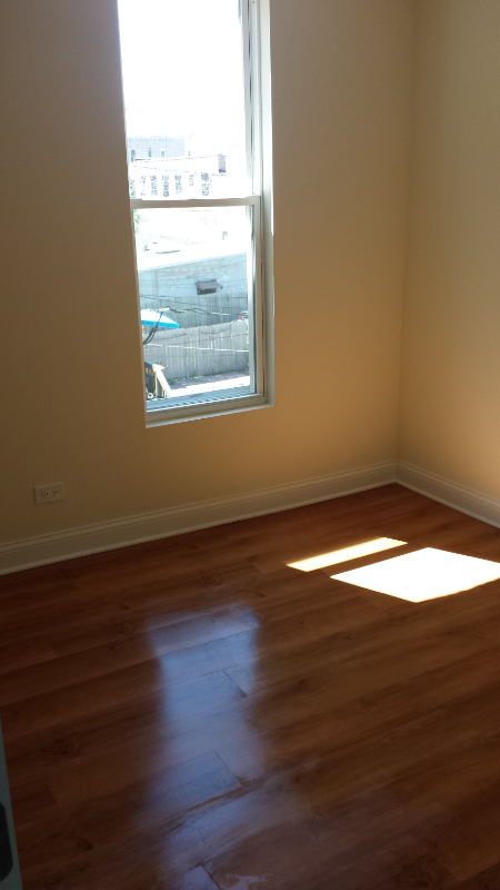 1712 W 21st Pl #1 - Photo 7 of 9