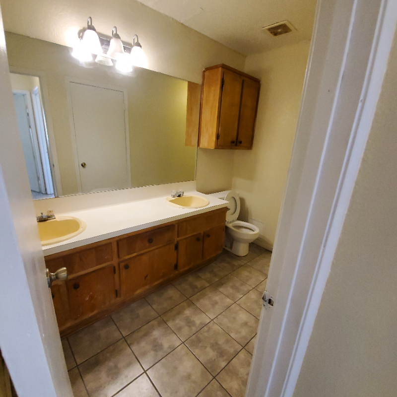 102 E Truman Ave #E - Photo 4 of 8