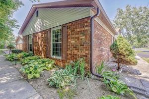 featured image of 1196 E Commons Dr