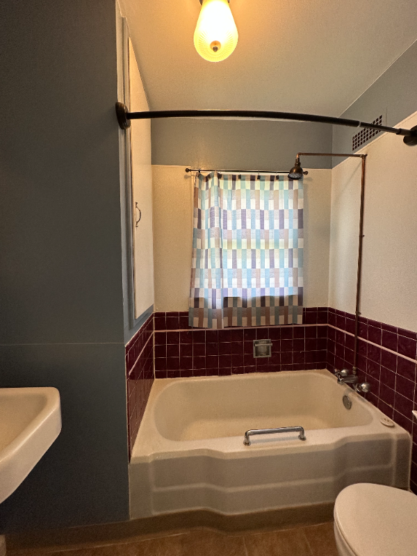1016 1/2 W Park St - Photo 6 of 11