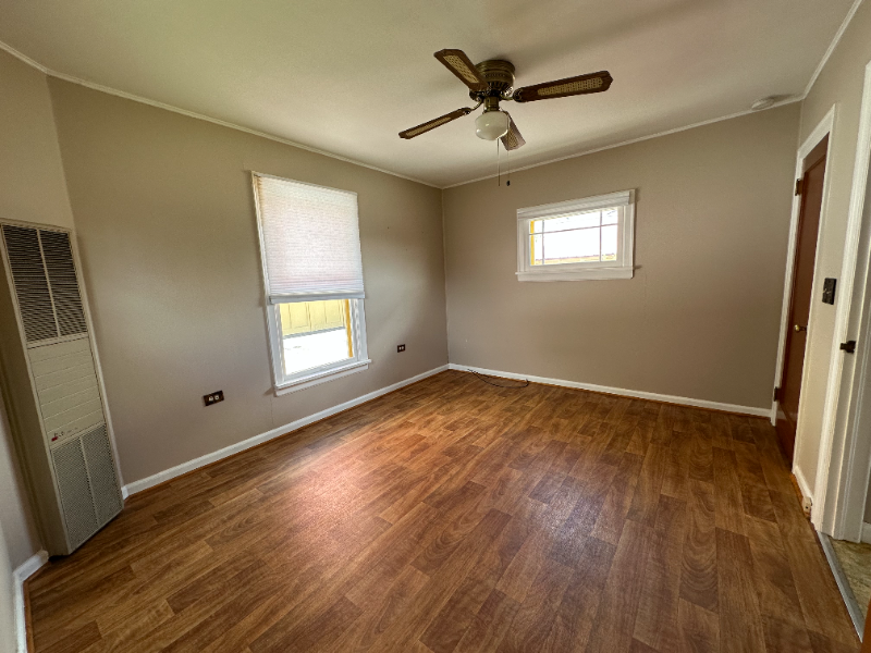 1016 1/2 W Park St - Photo 7 of 11