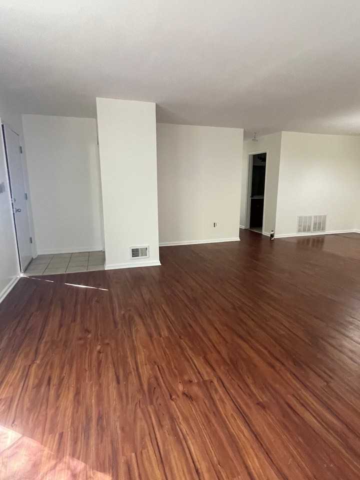 59 S Orange Ave - Photo 3 of 12