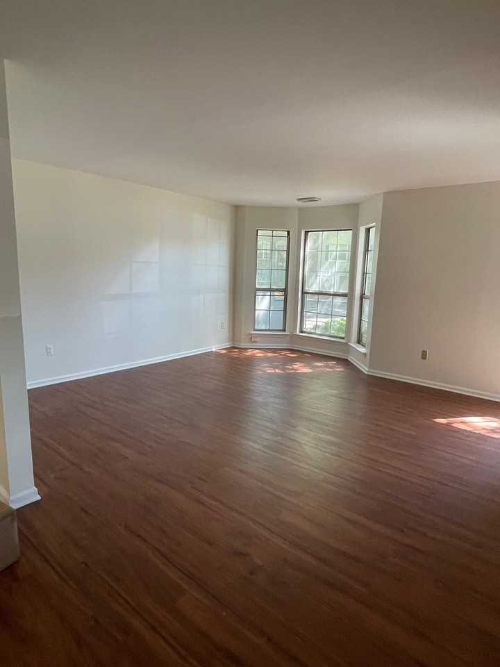 59 S Orange Ave - Photo 4 of 12