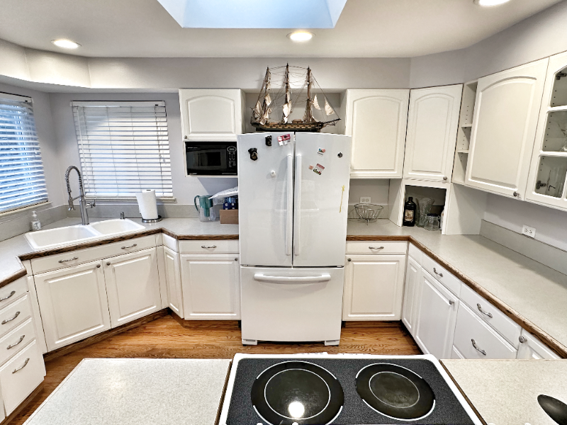 830 Newport St - Photo 2 of 16