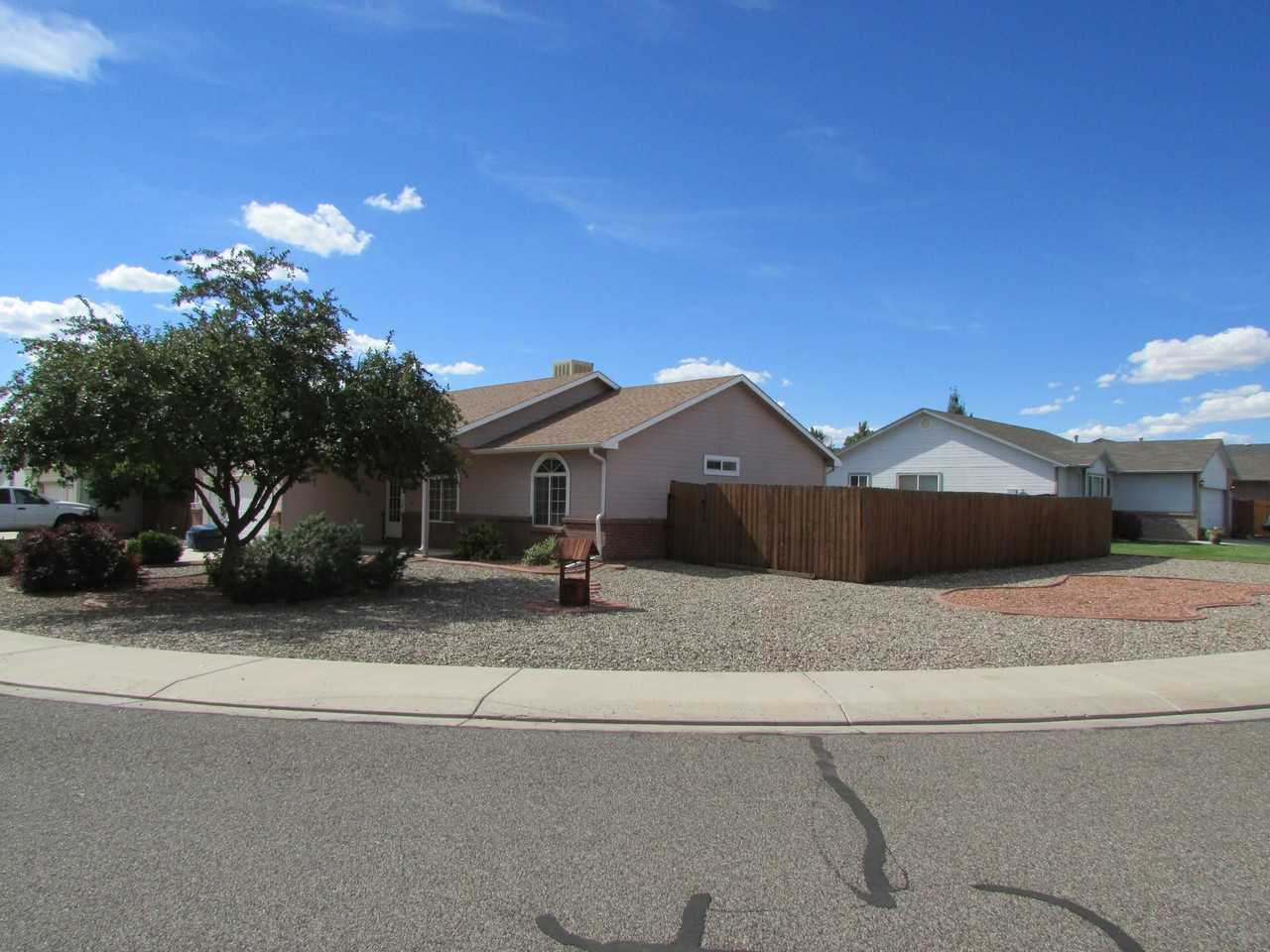 1241 Tara Dr - Photo 3 of 16