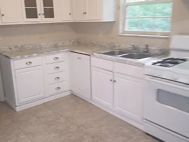 10121 Montgomery Rd - Photo 7 of 21