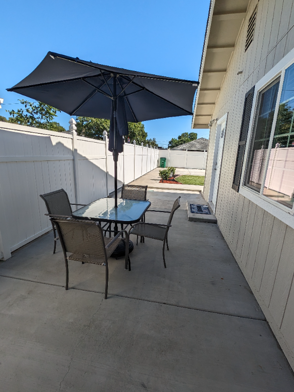 210 4th St - Photo 6 of 23