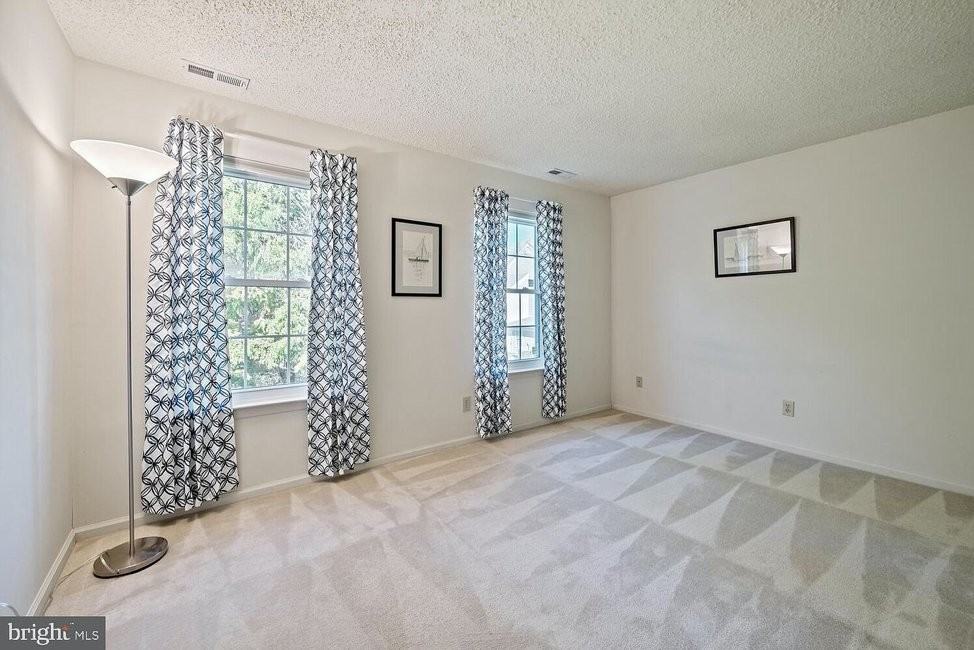 403 Talon Ct - Photo 3 of 3